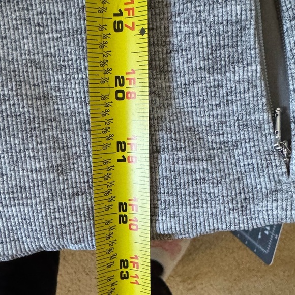 Athleta Medium Fitted Victory Hoodie Grey Heather Sweatshirt Workout Jacket - Picture 15 of 15
